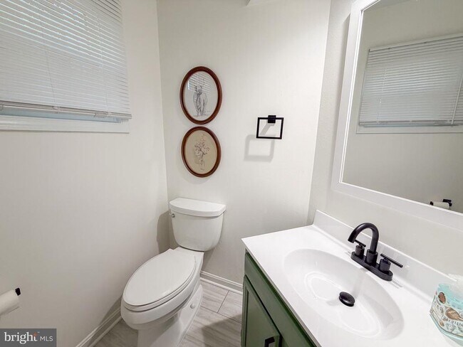 Building Photo - 12821 Mill Brook Ct