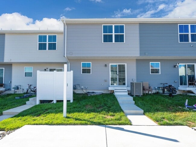 Building Photo - 18212 Kirsten Dr