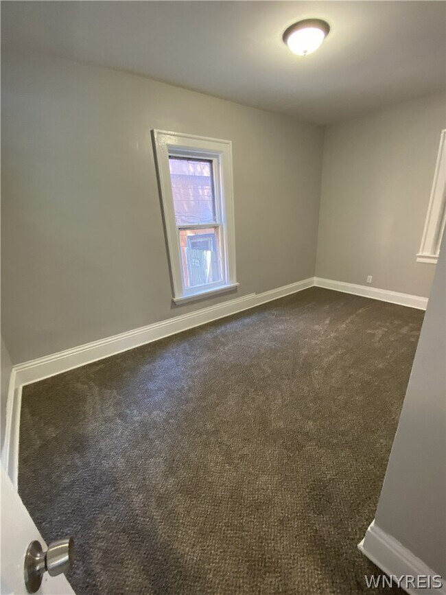 Building Photo - 811 Columbus Pkwy