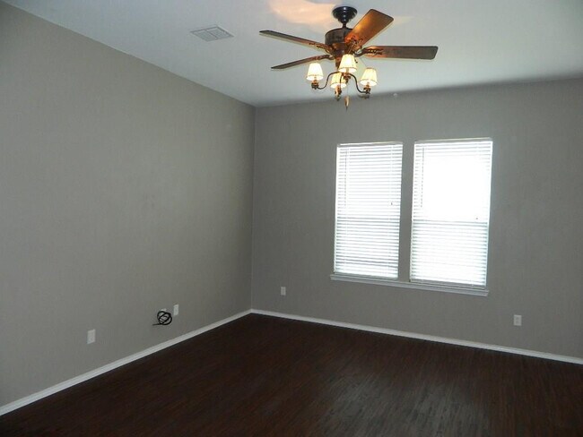Building Photo - 1132 Honeywell Dr