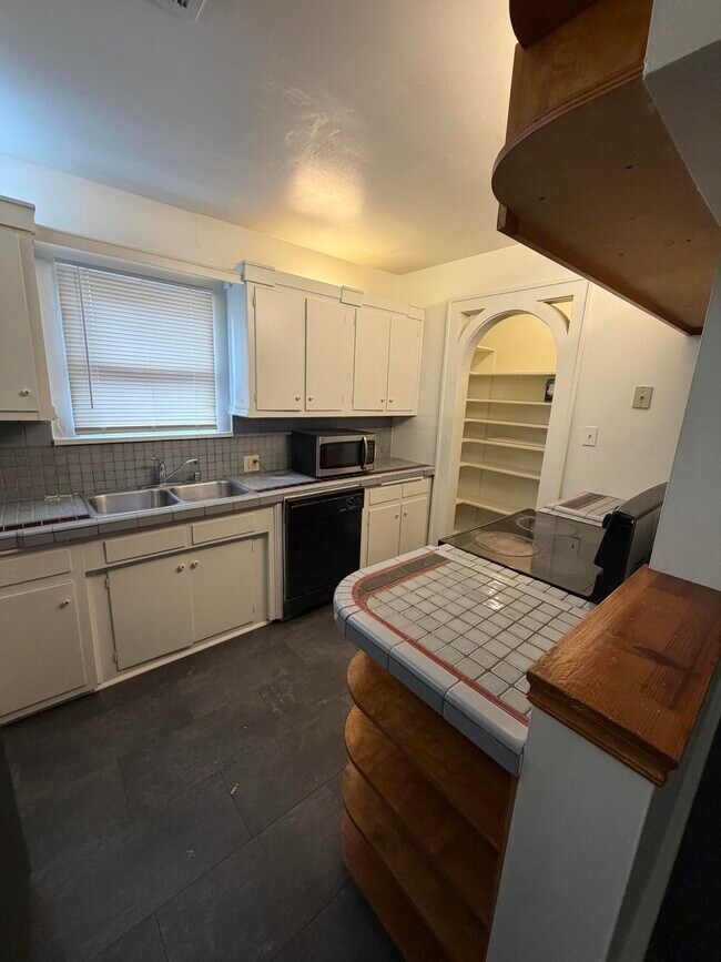 Building Photo - 2220 16th St