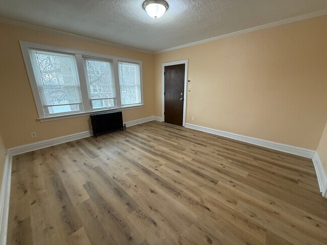 Building Photo - 2249 Gunderson Ave