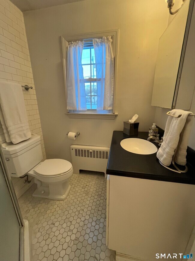 Building Photo - 81 Black Rock Tpke