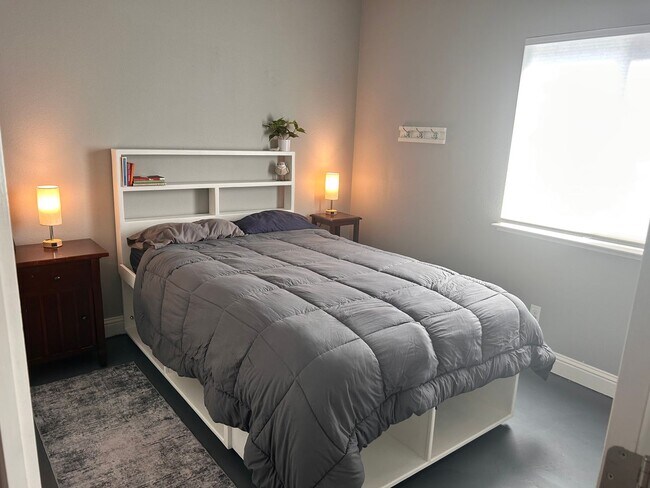 Building Photo - WOULD YOU LIKE TO CONTROL YOUR PG&E BILL AS A RENTER? MOVE-IN SPECIAL- $400 OFF OF THE 1ST MONTHS...