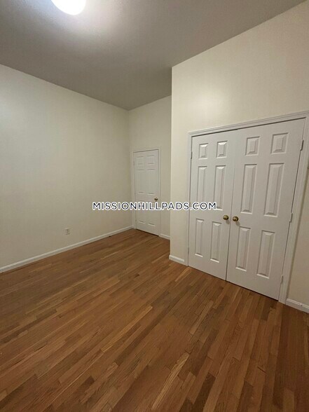 Building Photo - 1460 Tremont St