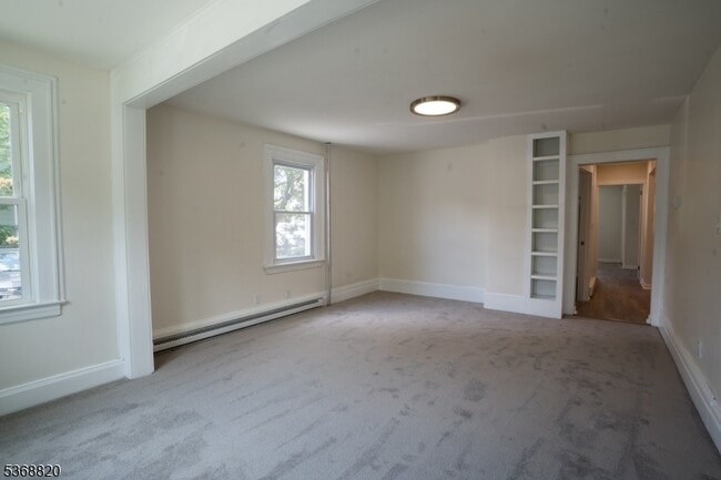 Building Photo - 314 Monroe St