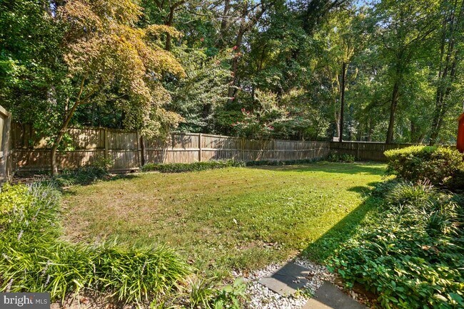 Building Photo - 12027 Devilwood Dr