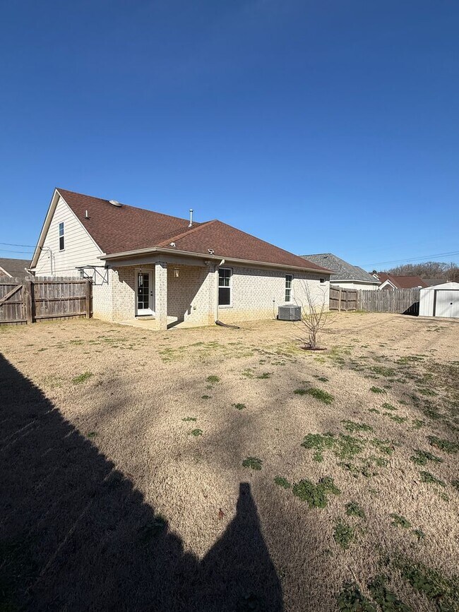 Building Photo - 3 Bdrm  2 Bath in Atoka
