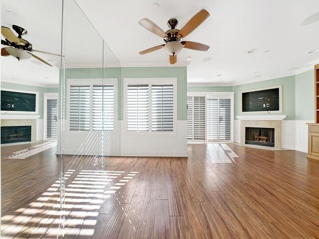 Building Photo - Prime San Clemente 3 Bedroom / 2.5 Bathroo...