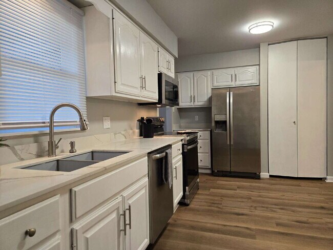 Building Photo - The Good Life — Over 2,200 Sq Ft with Finished Basement & Sunroom