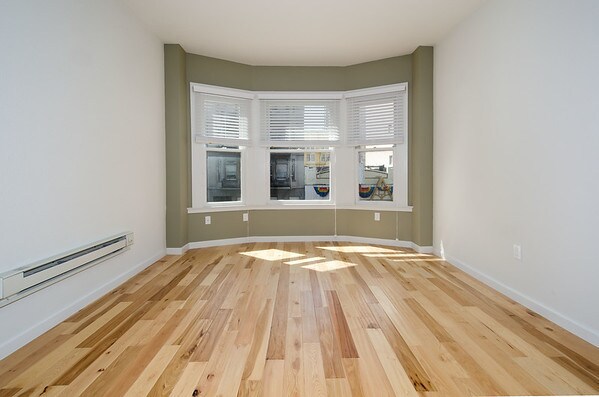 Primary Photo - 726 Bush St