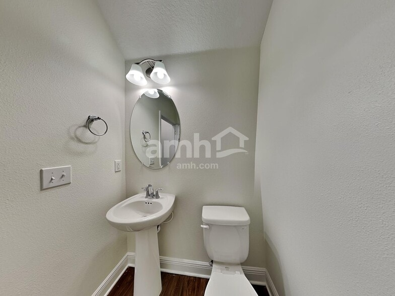 Building Photo - 20331 Calla Lily Dr