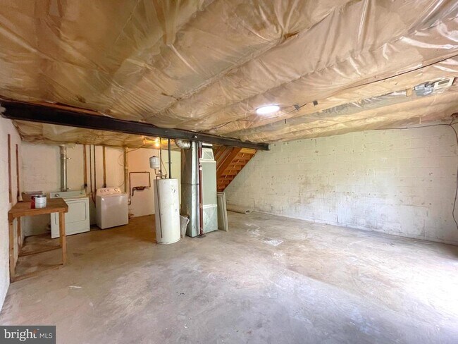 Building Photo - 22023 Valley Estates Dr