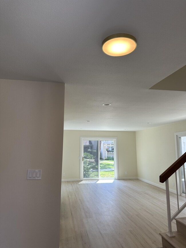 Building Photo - 306 Dolores Cir