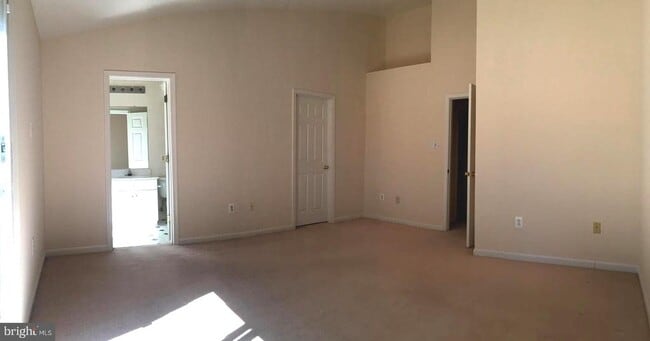 Building Photo - 1528 Long Dr Ct