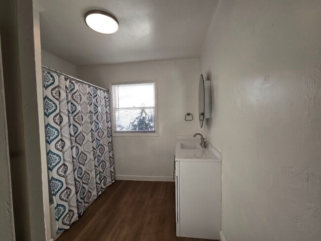 Building Photo - Bright & Remodeled Single-Family Home with Detached Garage