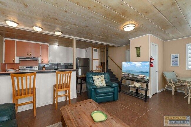 Building Photo - 2615 Gulf Blvd