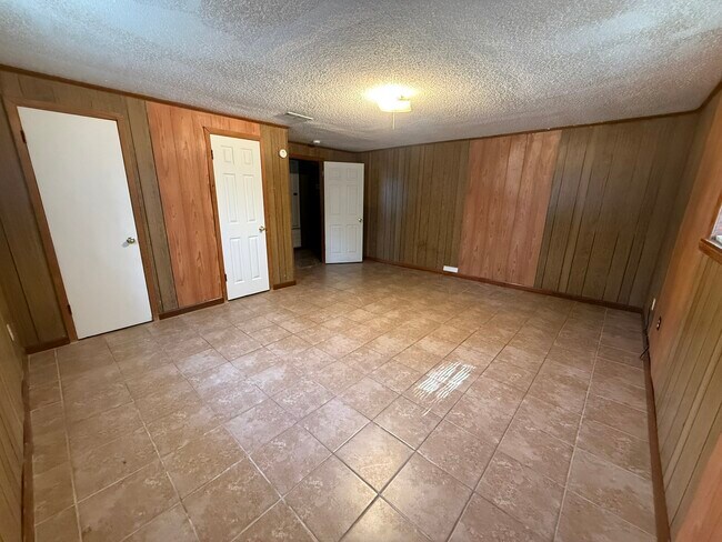 Building Photo - 4848 Saphire Ave