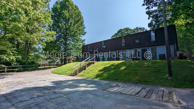 Building Photo - 109-109 Paradise Ave