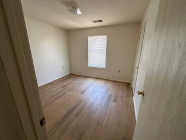 Building Photo - Ranch Style 3br, 2b, Home in rio rancho