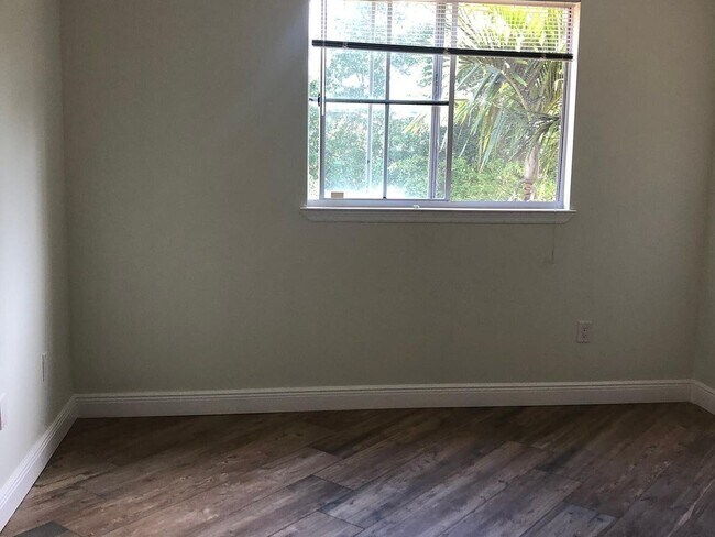 Building Photo - 2028 Alta Meadows Ln