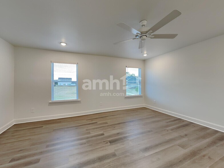 Building Photo - 314 Golucke Way