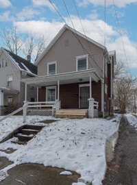 Building Photo - 1303 Rowland Ave NE