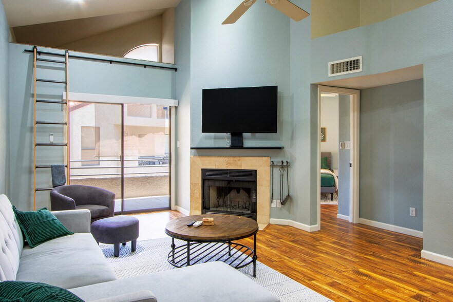 Building Photo - 10301 N 70th St