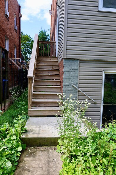 Building Photo - 715 Somerset Pl NW