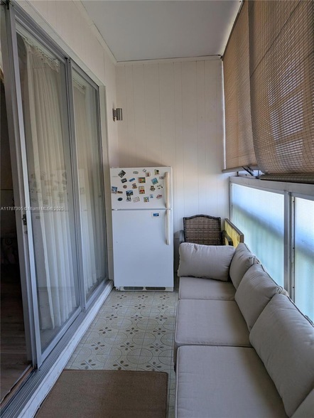 Building Photo - 1501 NE Miami Gardens Dr