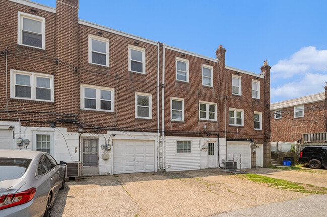 Building Photo - 1075 Stratford Rd