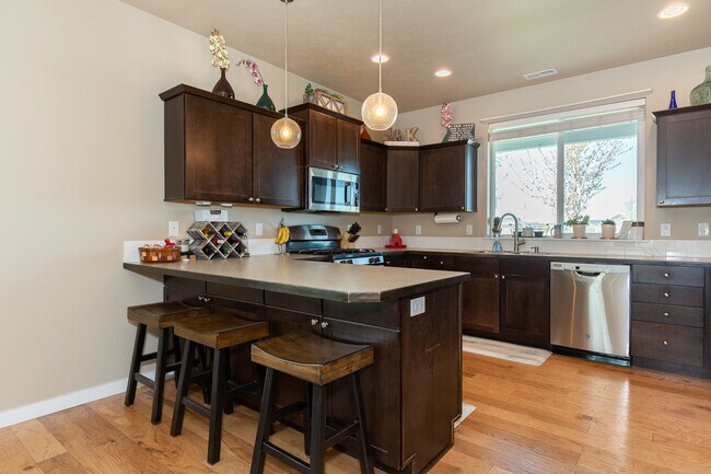 Building Photo - 136 Bull Frog Dr