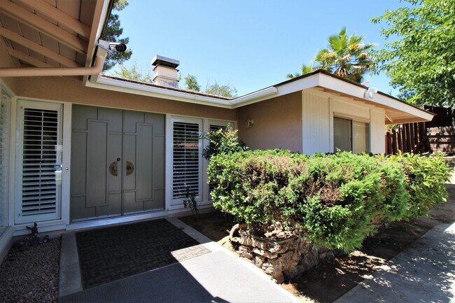 Building Photo - Victorville Green Tree Home- Refurbished 4 Bedrooms, 2 Bathrooms, New Paint,