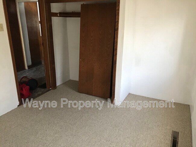 Building Photo - 503 NE 3rd St