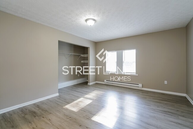 Building Photo - NOW OFFERING FIRST FULL MONTH FREE!