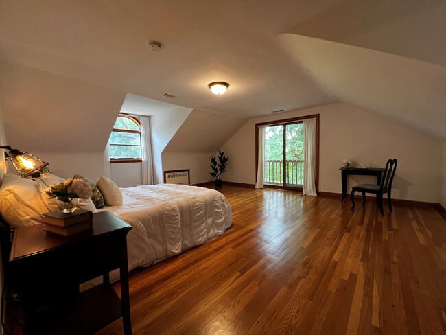 Building Photo - 56 Grandview Pl