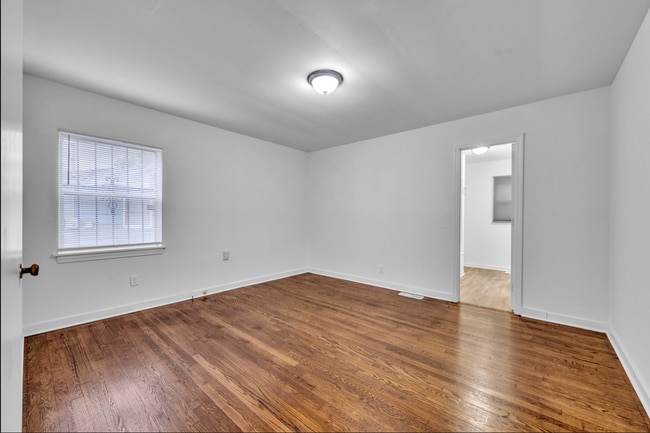 Building Photo - 1725 Mims St SW