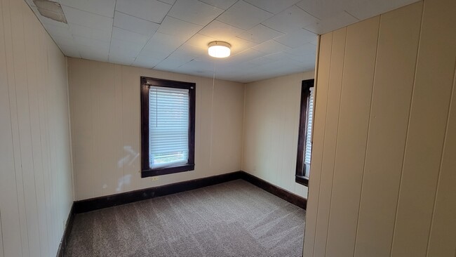 Building Photo - 1385 Hart St