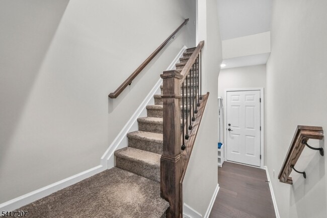 Building Photo - 8 Jessica Ln