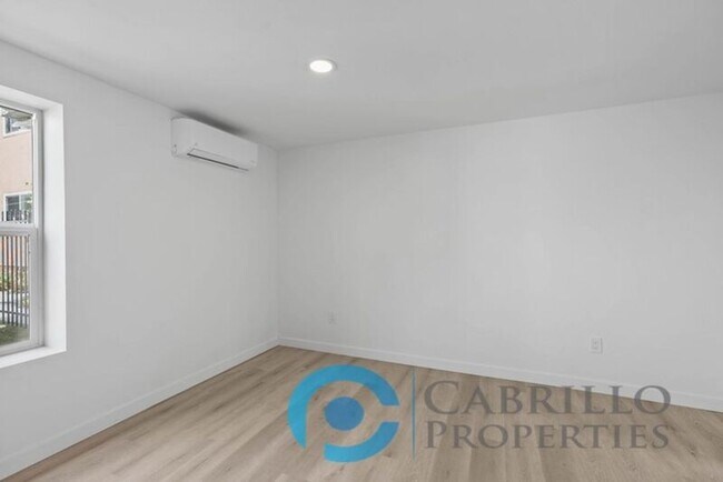 Building Photo - 4571 North Ave