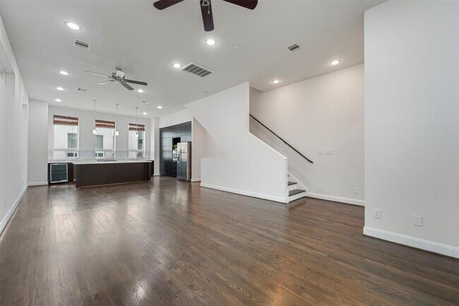 Building Photo - 3141 Leeland St