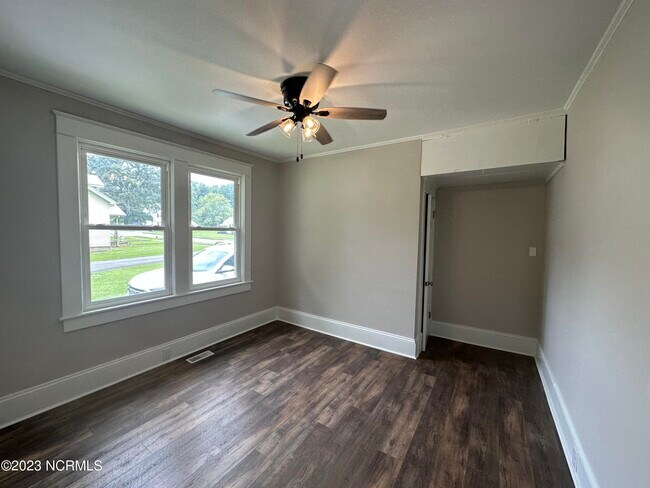 Building Photo - 1002 Fairfield Ave