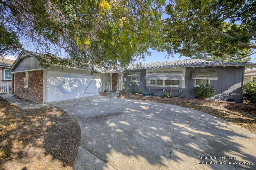 Building Photo - 12102 Brookhaven Park