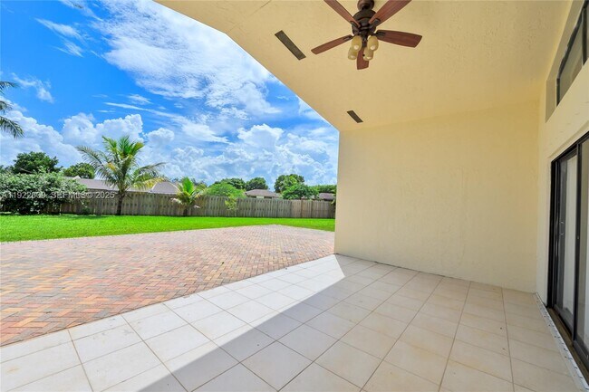 Building Photo - 3104 NW 109th Ave