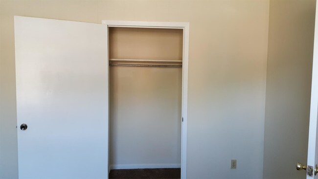 Building Photo - 209 Dixie Ave