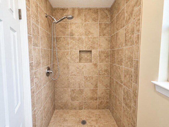 Building Photo - 3022 Blue Pine Ln