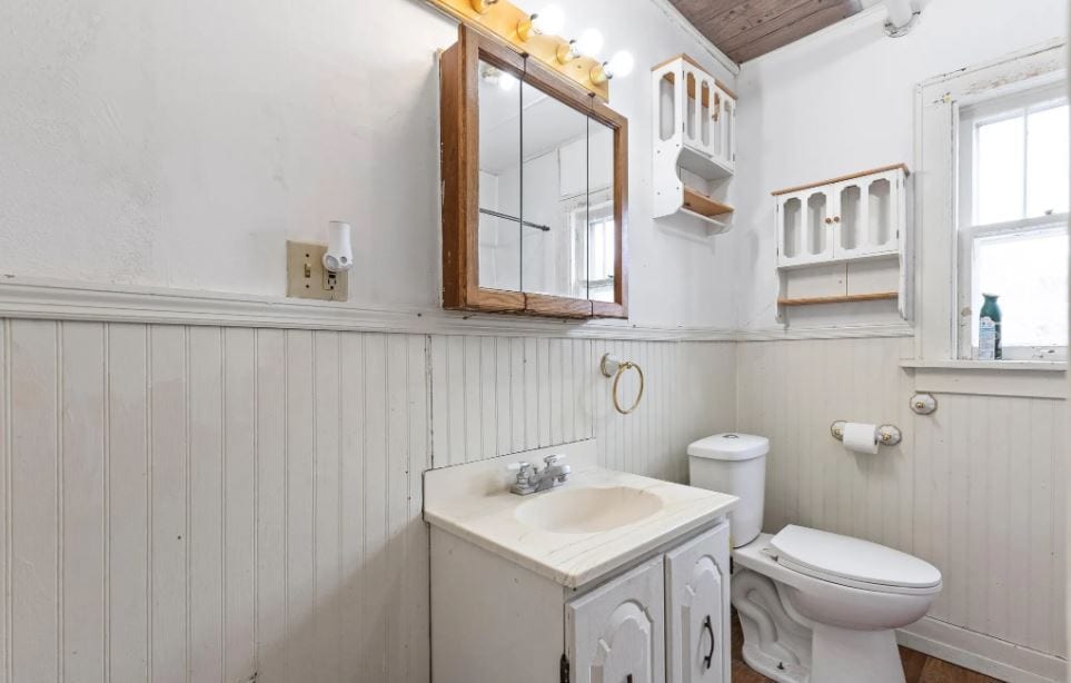 Bathroom - 334 Gwinn Ave