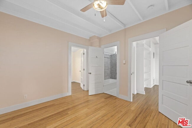 Building Photo - 2429 Beverley Ave