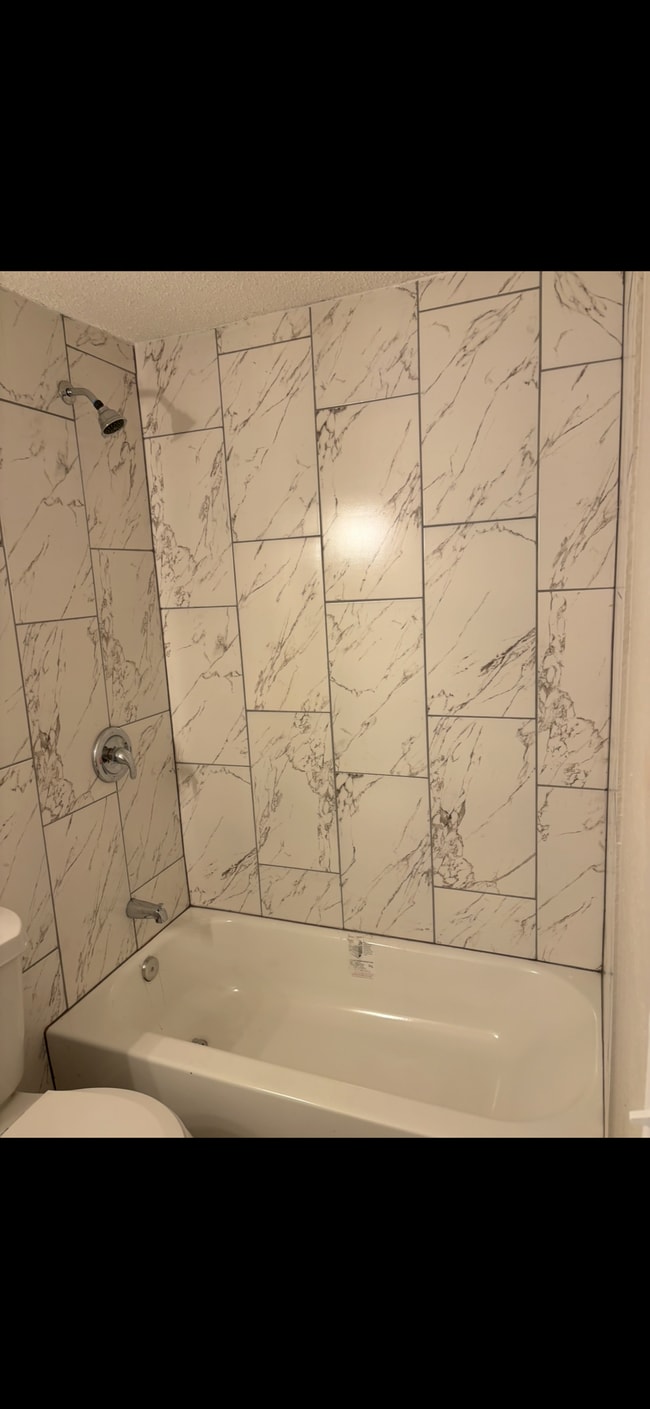 Building Photo - Bonner Springs Apartment Complex