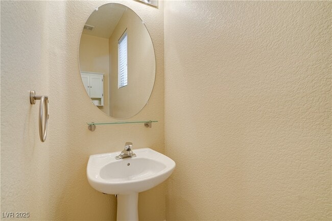 Building Photo - 216 Serenity Crest St